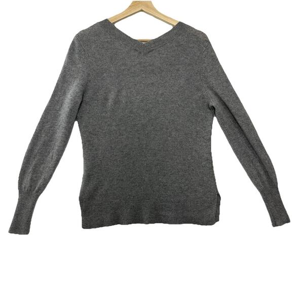 Halogen 100% Cashmere Sweater Womens M Gray V Neck Preppy Minimal Quiet Luxury - Picture 5 of 11